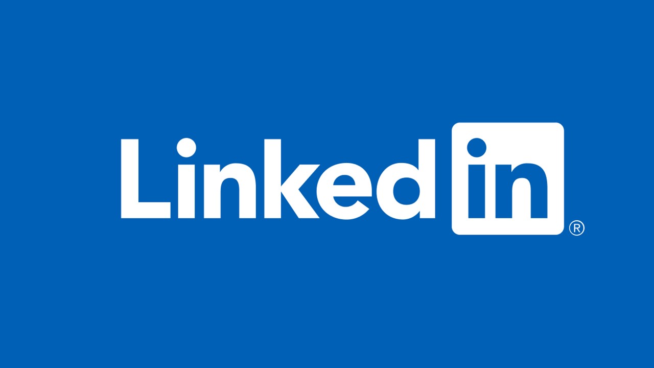 Effective LinkedIn network expansion relies on accurate LinkedIn industry screening.
